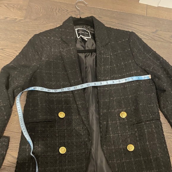 Beautiful and chic blazer - Picture 2 of 3